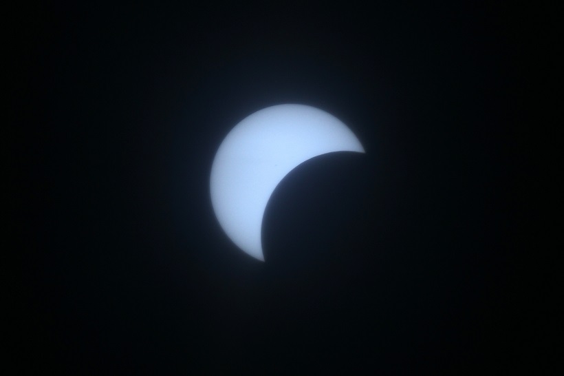 (Xinhua) -- Photo taken on March 9, 2016 shows a partial solar eclipse in Quezon City, the Philippines. (Xinhua/Rouelle Umali)